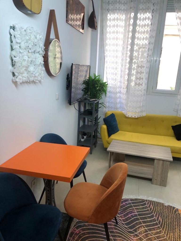 Appartamento Studyo Cosy 400 Metre Sacre Ceour Parigi Esterno foto