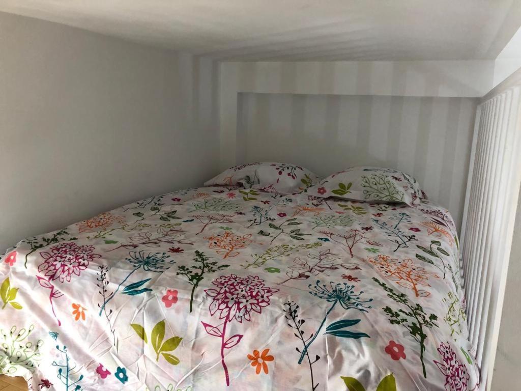 Appartamento Studyo Cosy 400 Metre Sacre Ceour Parigi Esterno foto